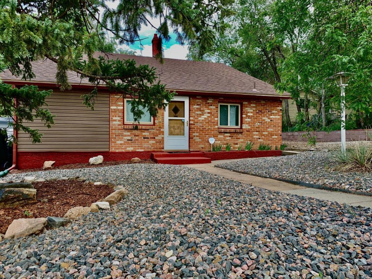 Newly Renovated Cozy Home Minutes From Broadmoor And Downtown Colorado Springs Eksteriør bilde