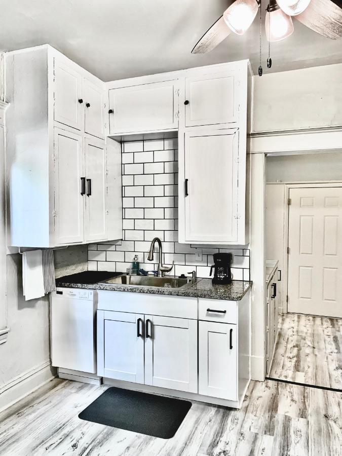 Newly Renovated Cozy Home Minutes From Broadmoor And Downtown Colorado Springs Eksteriør bilde